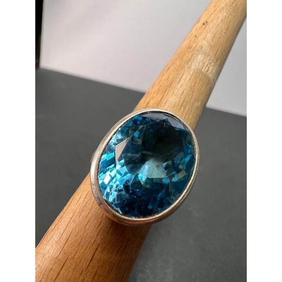 NEW Blue topaz sterling silver ring size 7.5 / 12.43 grams - Picture 7 of 11